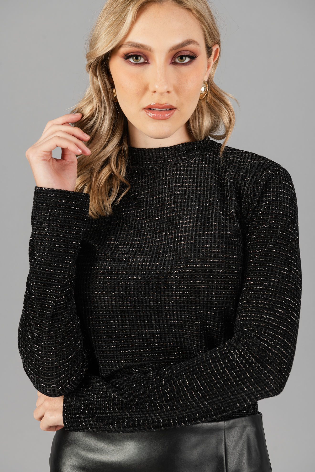 Imagen de Blusa Cuello Alto Brillo     (Exclusiva Pagina)