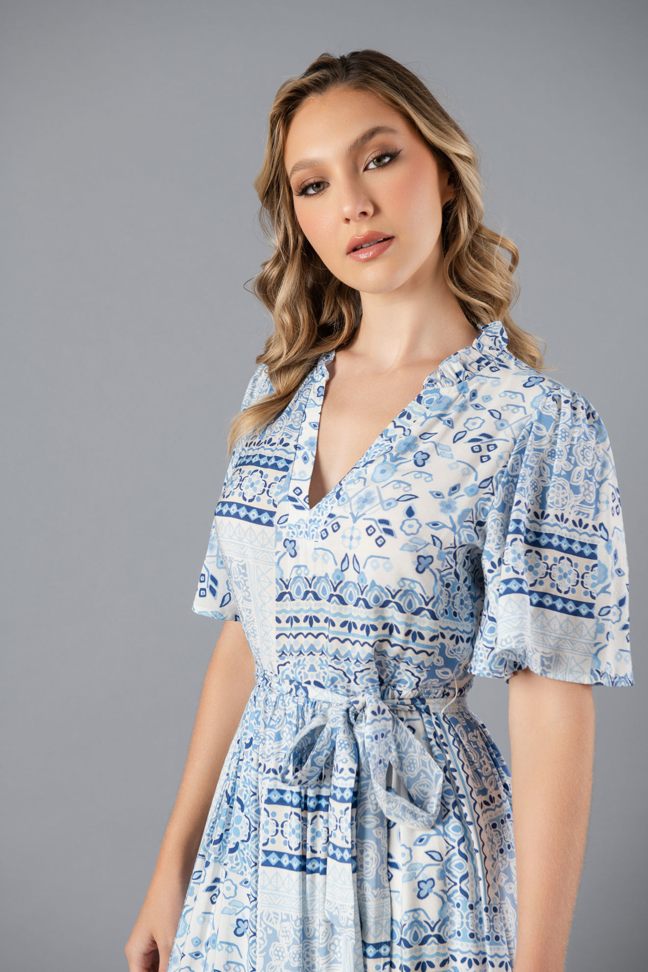 Imagen de Vestido En Rayon Estampado Cuello V