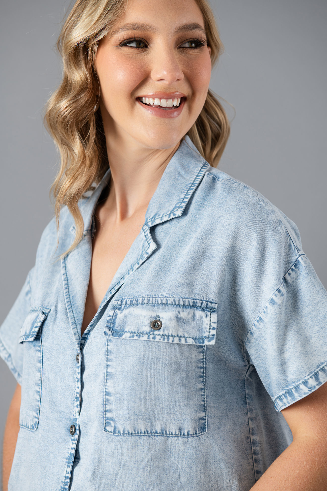 Imagen de Camisera Denim Manga Corta    (Exclusiva Pagina)