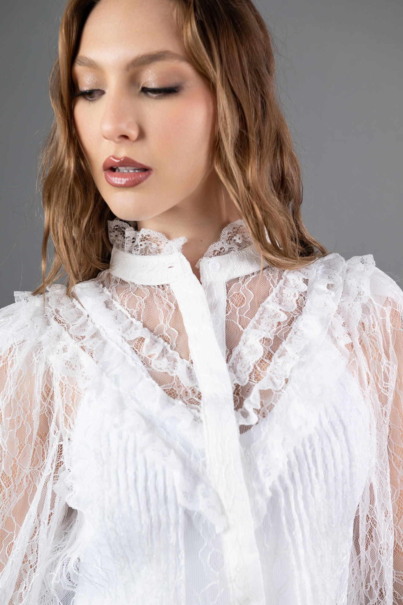 Imagen de Blusa Con Encaje Manga Larga, Cuello Alto