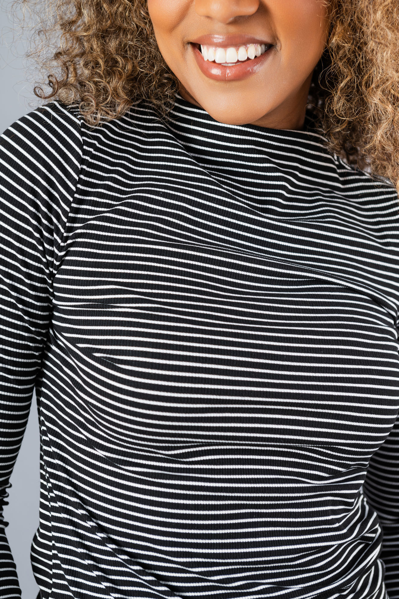 Imagen de Blusa Cuello Alto En Rayas.     (Exclusivo Pagina)