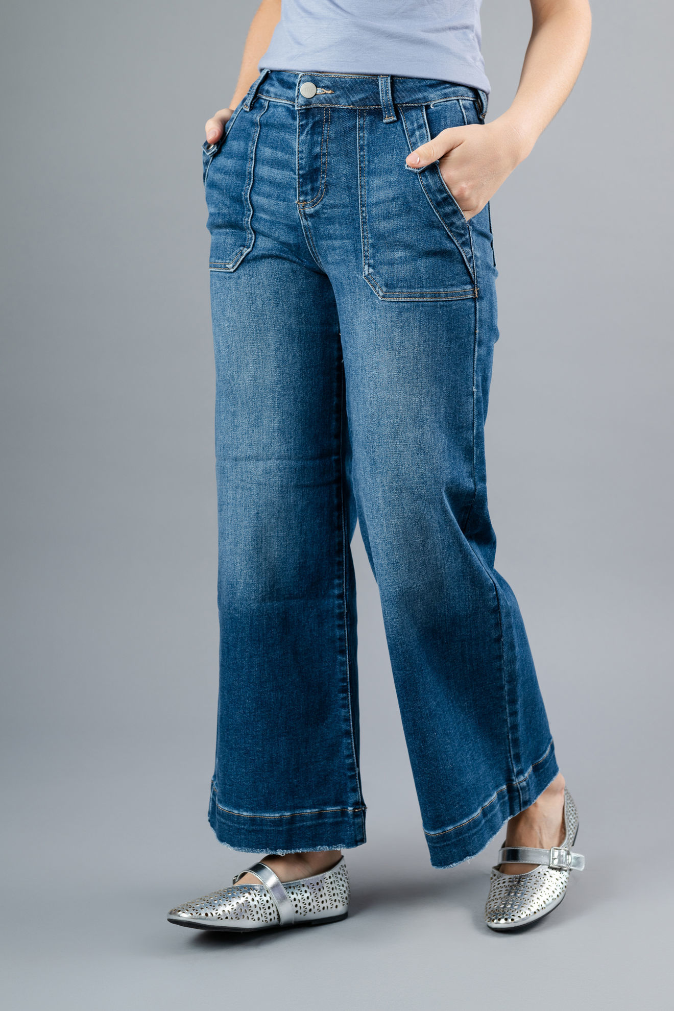 Imagen de High Rise, Wide Leg Denim