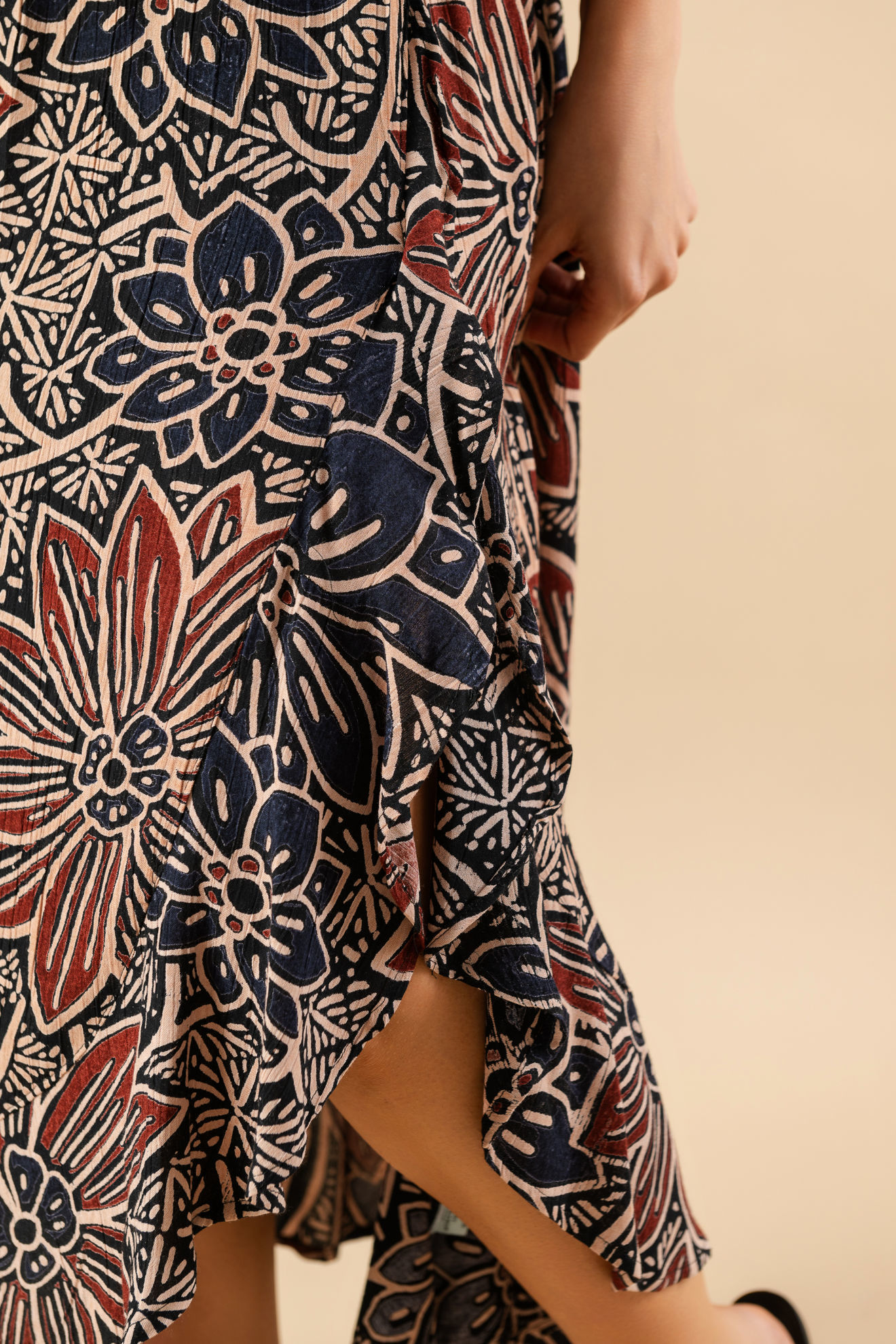 Imagen de Falda En Rayon Estampado Tropical