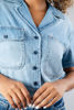 Imagen de Blusa En Denim Cuello Botones, Bolsillos