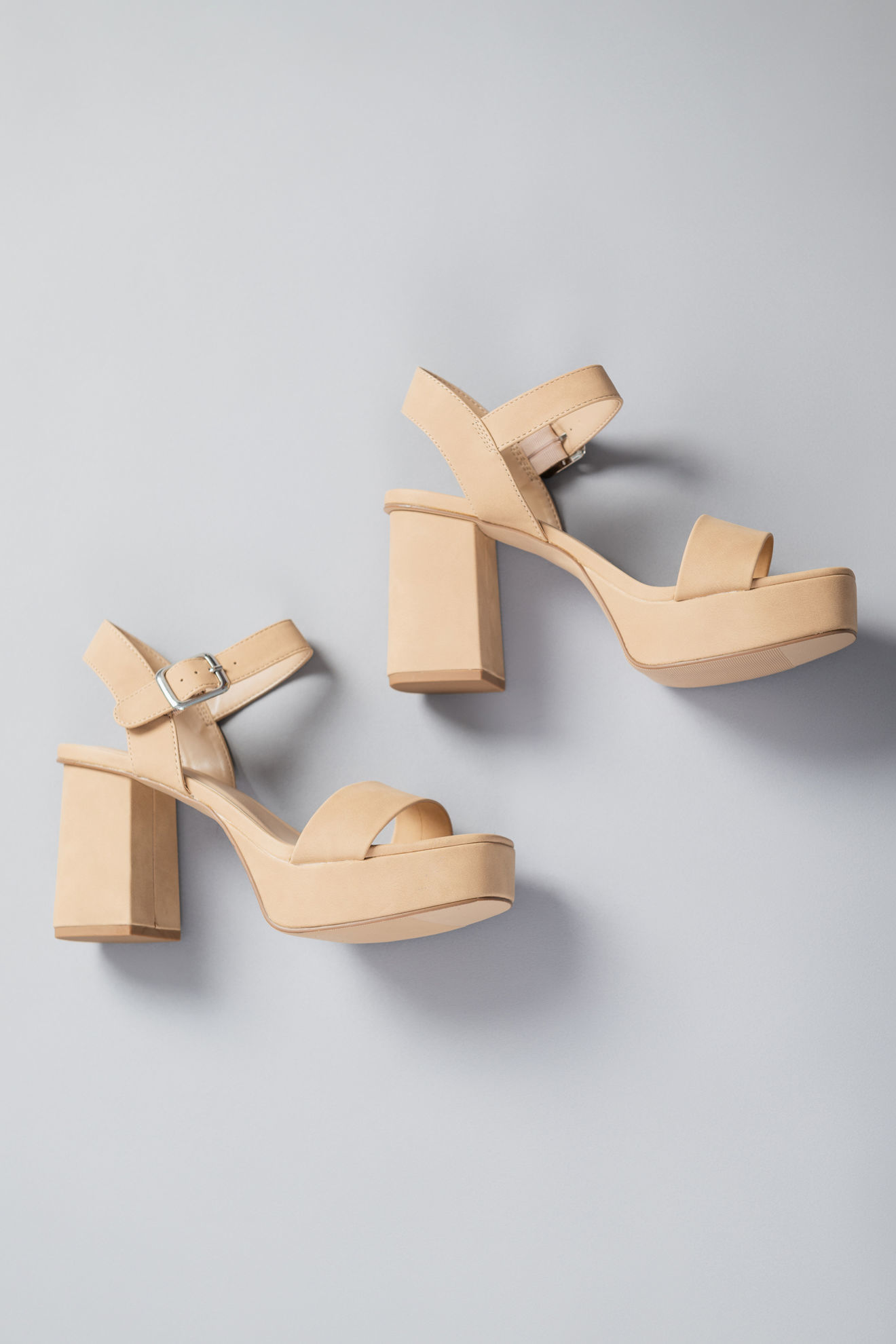 Imagen de Sandalia Plataforma Tacon Cuadrado