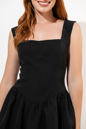 Imagen de Vestido Cuello Cuadrado Falda Corta