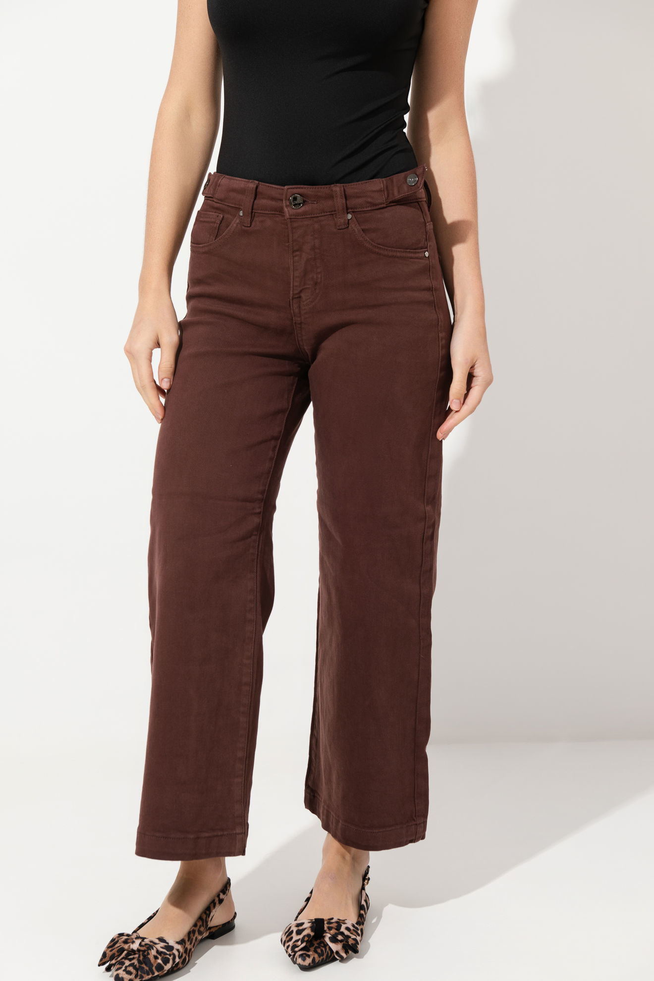 Imagen de High Rise Straight Crop Jeans