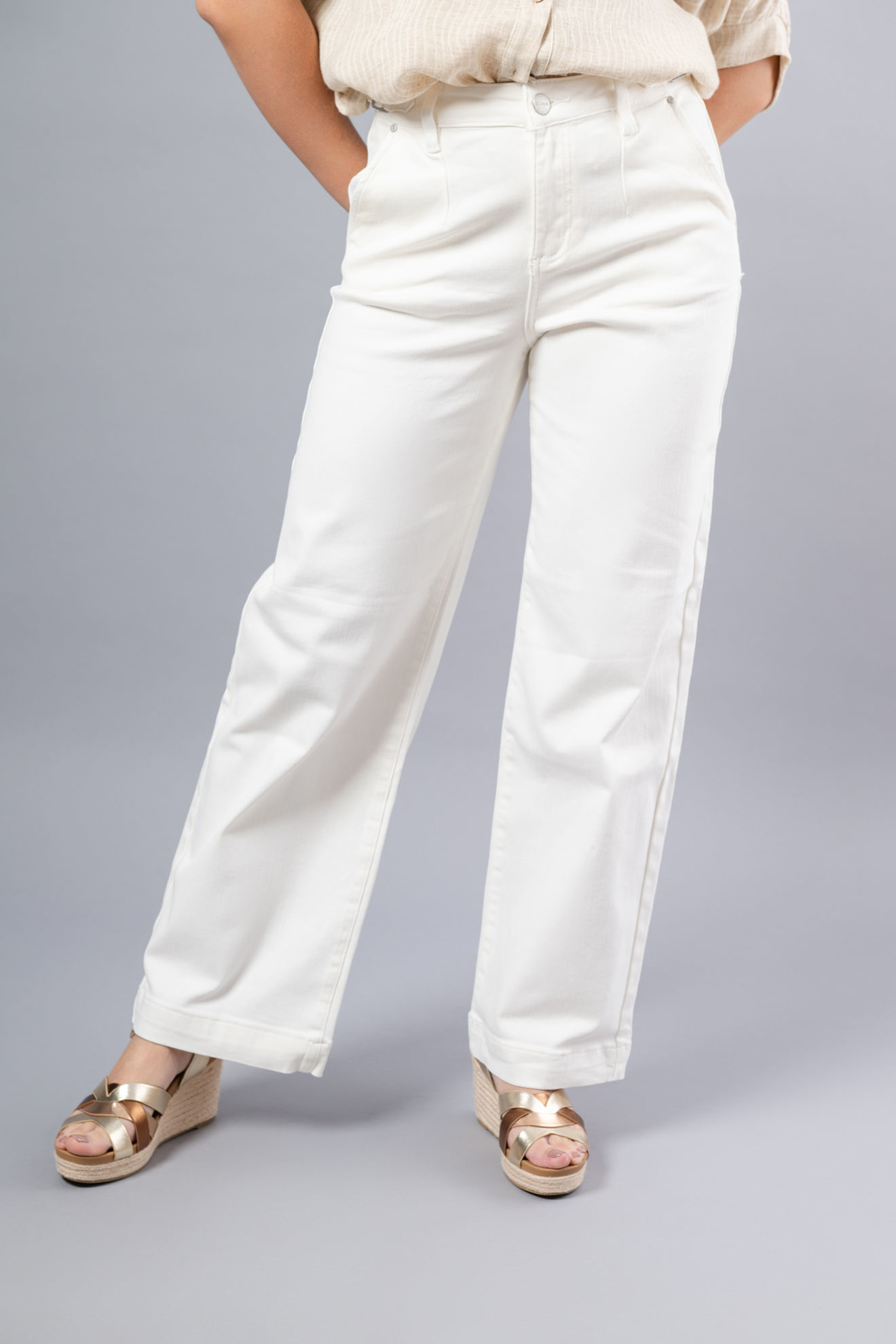 Imagen de High Rise Straight Leg Jeans