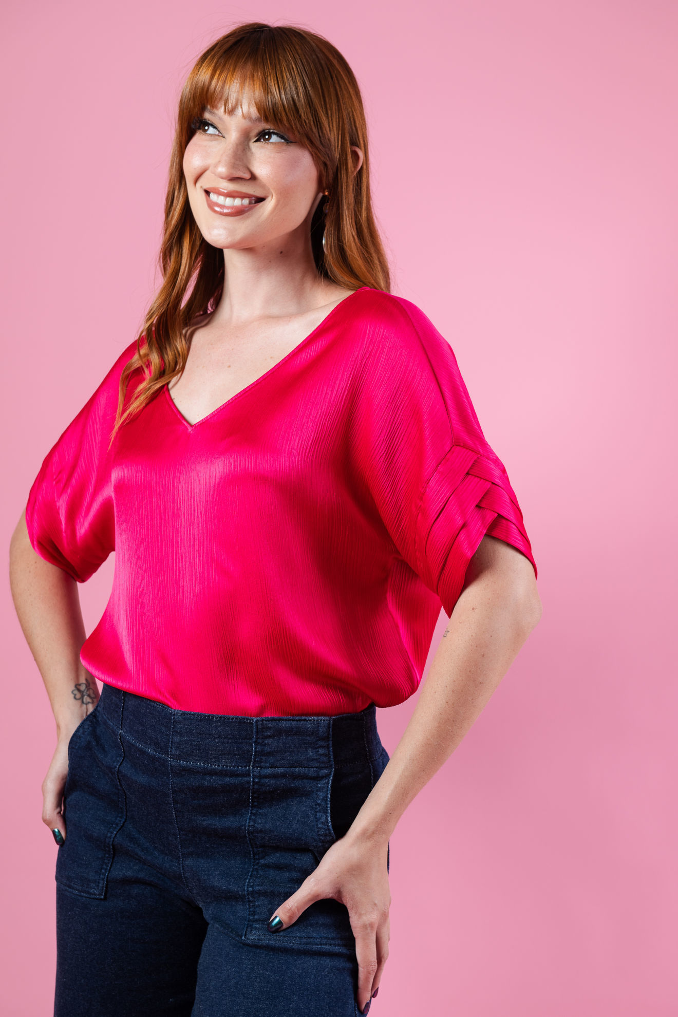 Imagen de Blusa Satin Cuello V Manga Corta