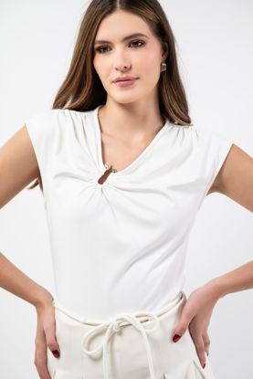 Imagen de Blusa Basica Detalle Accesorio Cuello