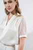 Imagen de Blusa Cuello V Con Collar En Satin Mangas Trasparentes
