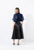 Imagen de Blusa Cuello Alto Con Prendedor Perla