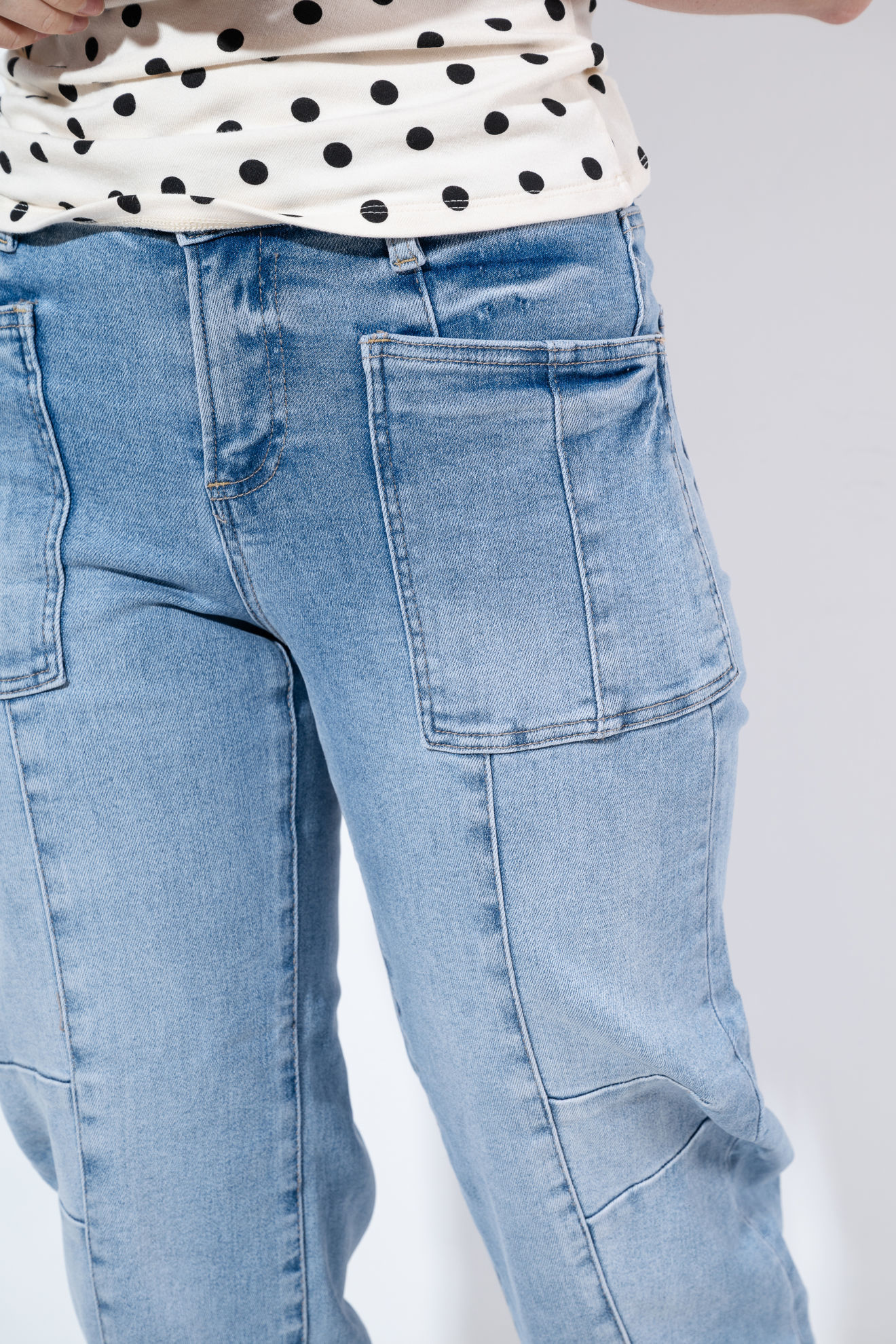 Imagen de High Rise Barrel Jeans Con Bolsillos Parche