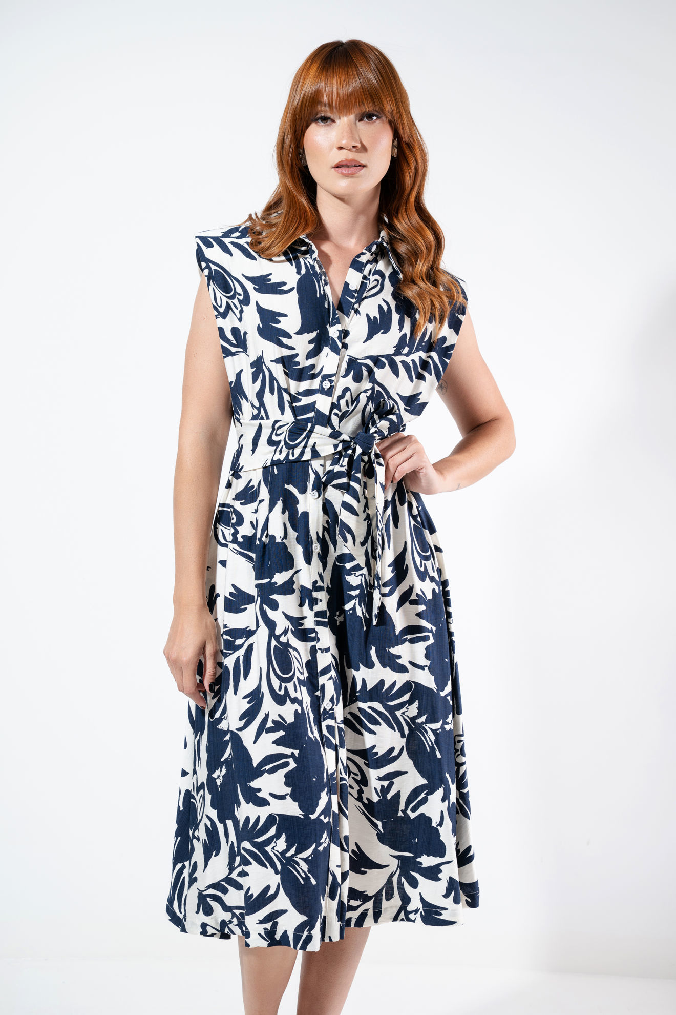 Imagen de Vestido Camisero Con Hombreras Botones Frente