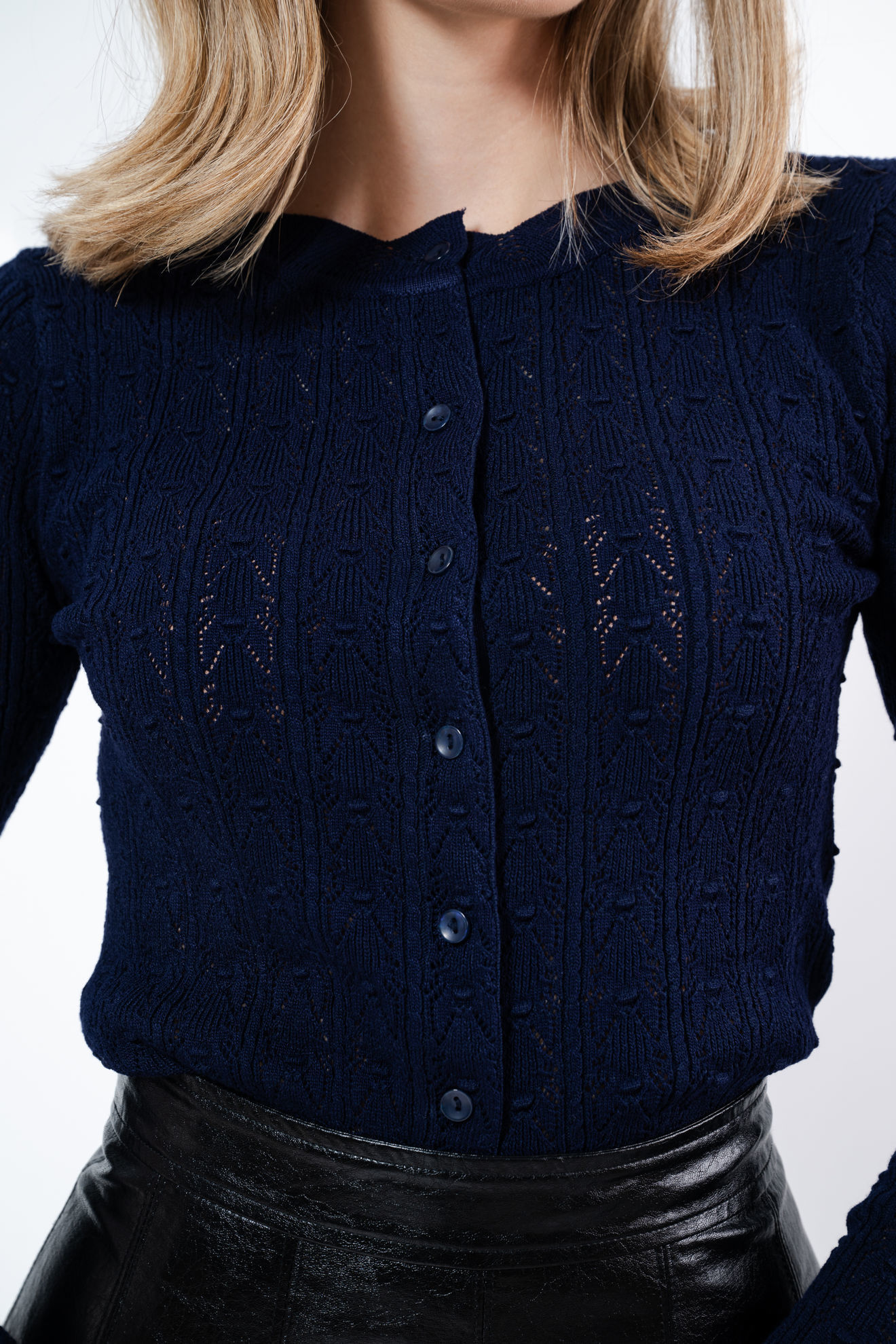 Imagen de Blusa Sweater Botones Cuello Redondo